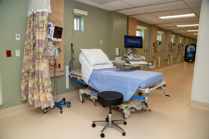 Antelope Valley Medical Center Emergency Department West displays  an example of a new treatment bay.